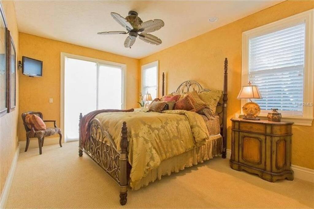 Large Mediterranean Oasis - Water Views & Pool Clearwater Beach Exterior foto